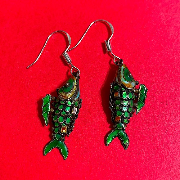 🖤VTG💕Articulate Fish silver earrings - Picture 3 of 10